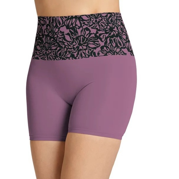 Women's Seamfree® Slimming Short, Pack of 1 Cooling Shapewear - Picture 1 of 5